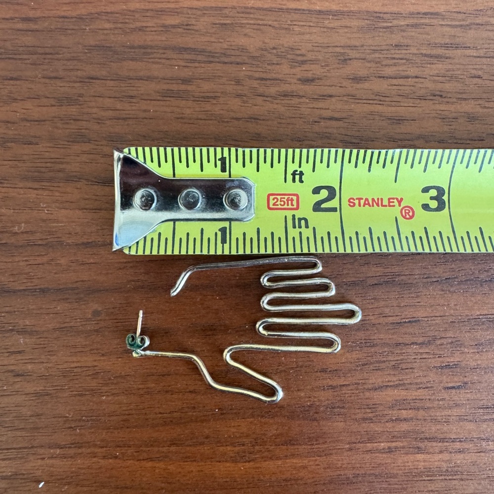 Young Frankk Hand Earrings Gold Plated - Picture 4 of 7